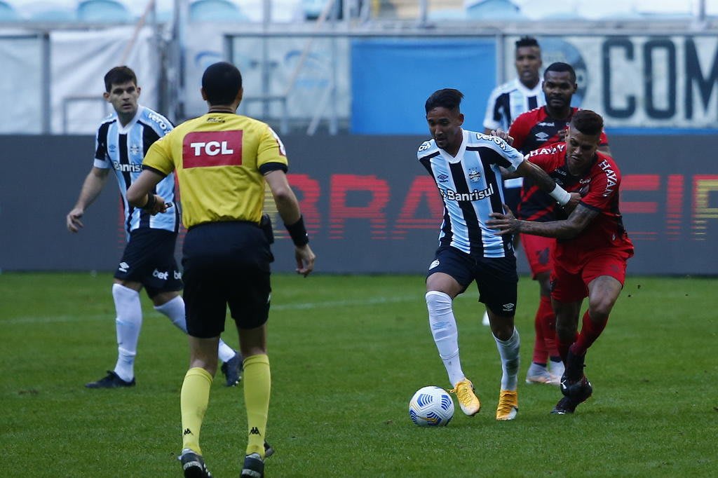 [COMENTE] Como você avalia o desempenho do Grêmio na derrota diante do Athletico-PR?