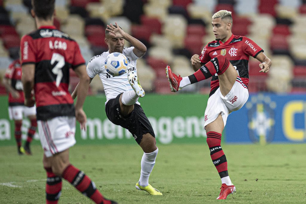 Confira a tabela atualizada do Brasileirão após a derrota do Flamengo diante do Grêmio