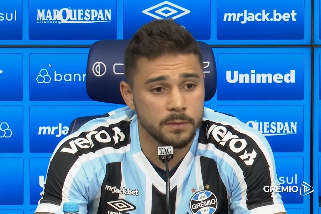 João Pedro é apresentado pelo Grêmio e afirma: Minha principal característica é ofensiva