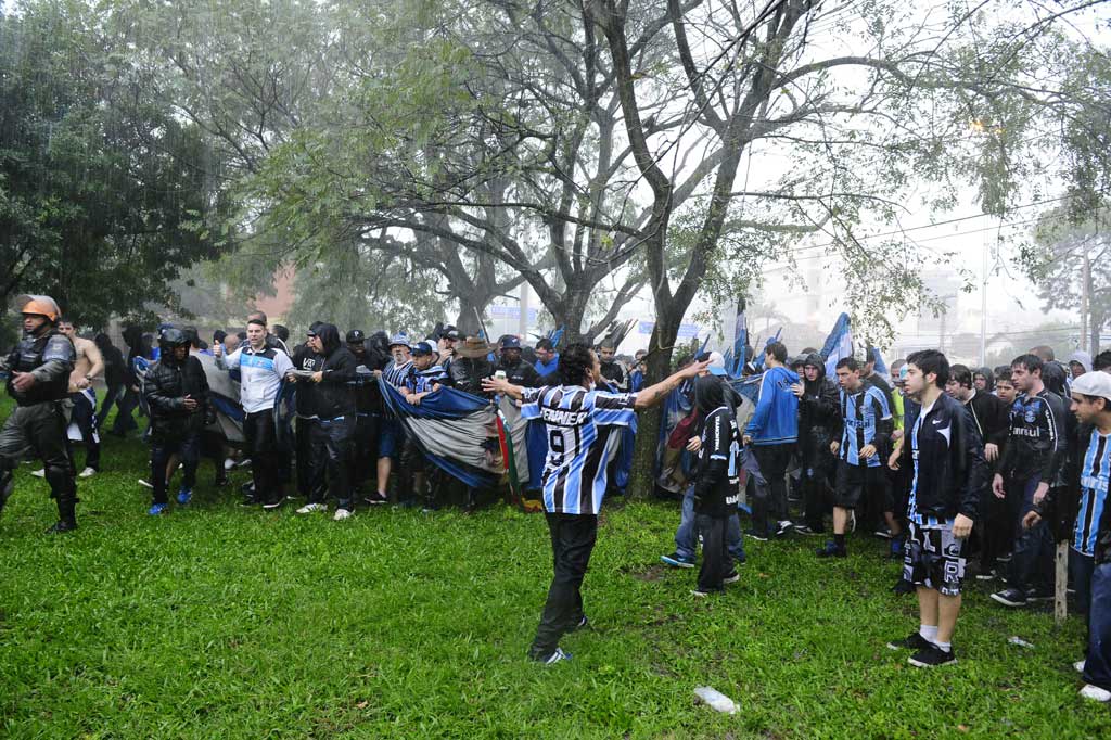 Confusão entre torcidas é registrada antes do Gre-Nal