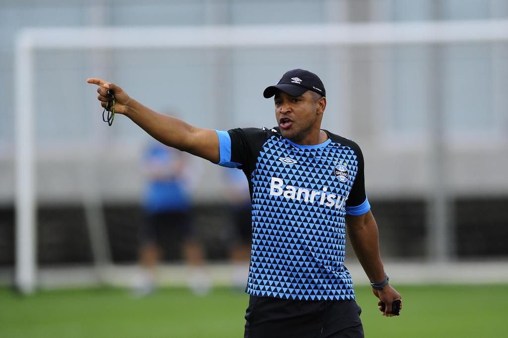 Wianey Carlet: Roger pode repetir Ferguson e treinar Grêmio até branquear seus cabelos