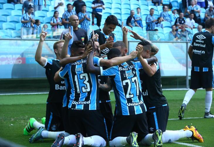 Bobô e Pedro Rocha se destacam em tarde dos atacantes