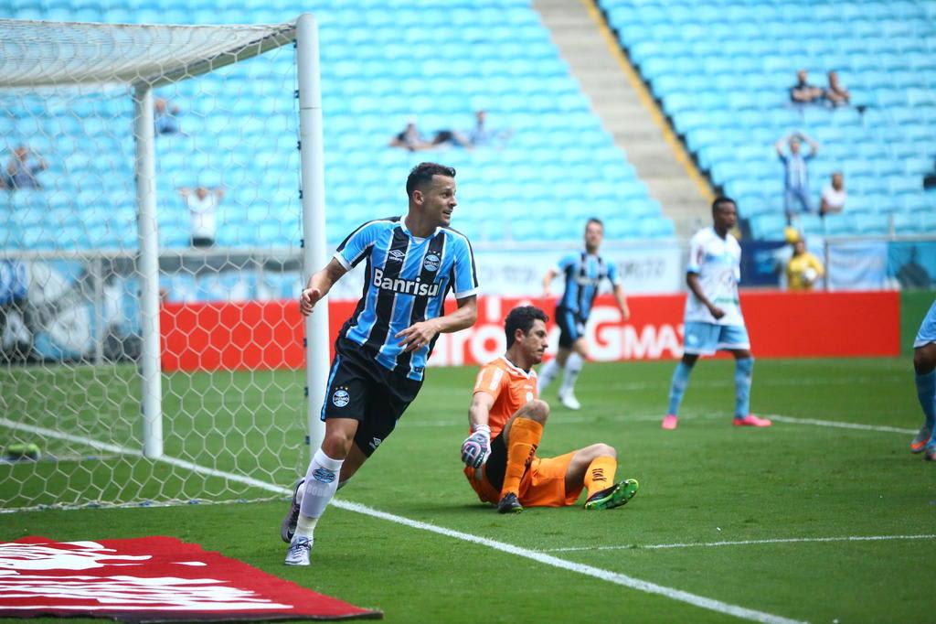 Vitória sem sustos na Arena