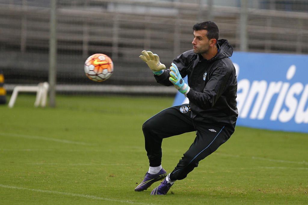 Sem Grohe, Bruno Grassi ganhará nova sequência no Grêmio