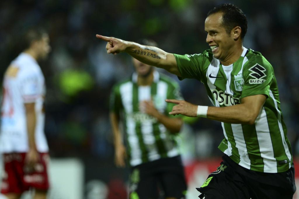 Atlético Nacional vence Huracán por 4 a 2 e espera por Rosario Central ou Grêmio na Libertadores