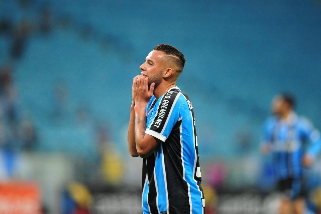 Elogiado por Roger, atacante Guilherme pode ser a novidade do Grêmio contra o Corinthians