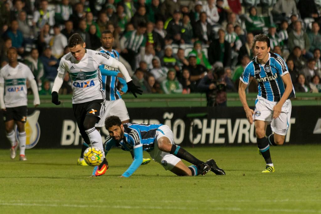 Tem que rever algumas coisas, diz Wallace Reis após goleada sofrida