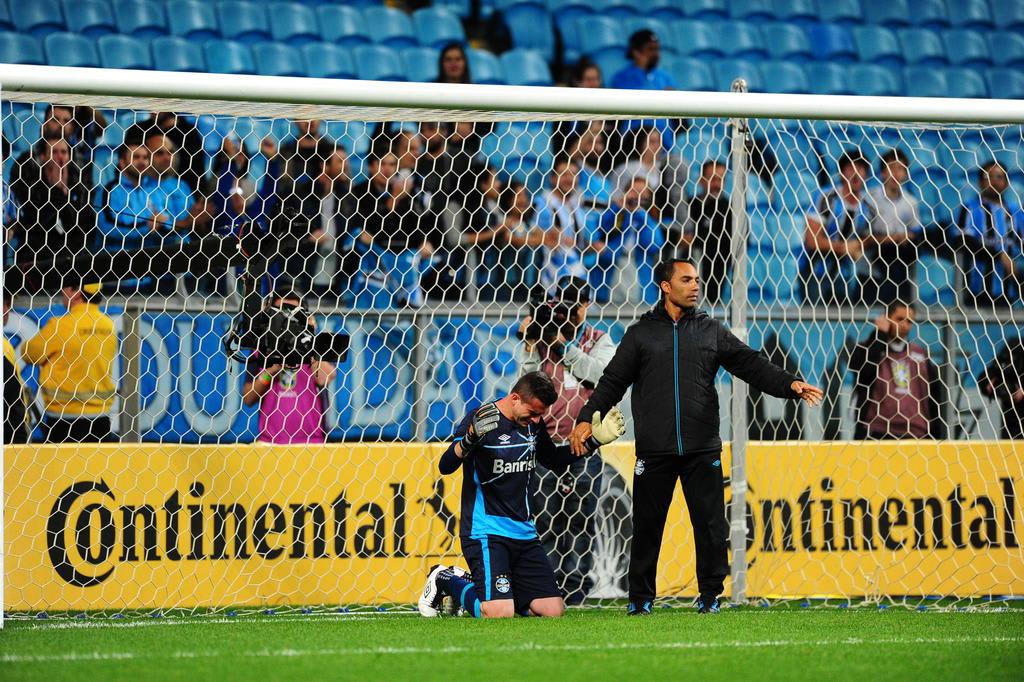 Grêmio avança pela quinta vez nas seis decisões por pênaltis da Arena