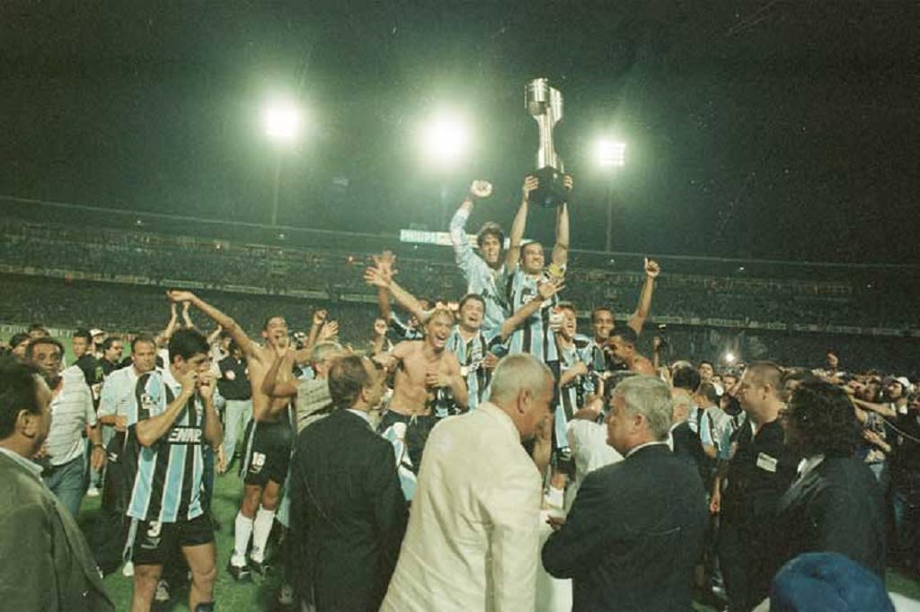 Grêmio promove jogo comemorativo aos 20 anos do bicampeonato brasileiro