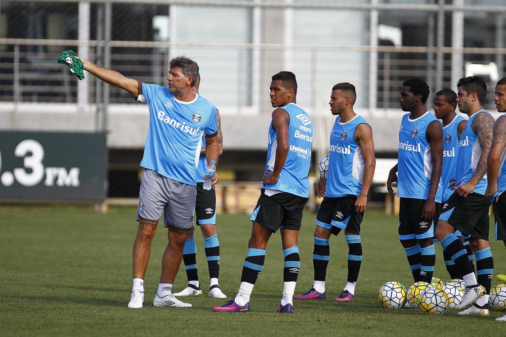 Renato cobra dos jogadores do Grêmio foco somente no Brasileirão