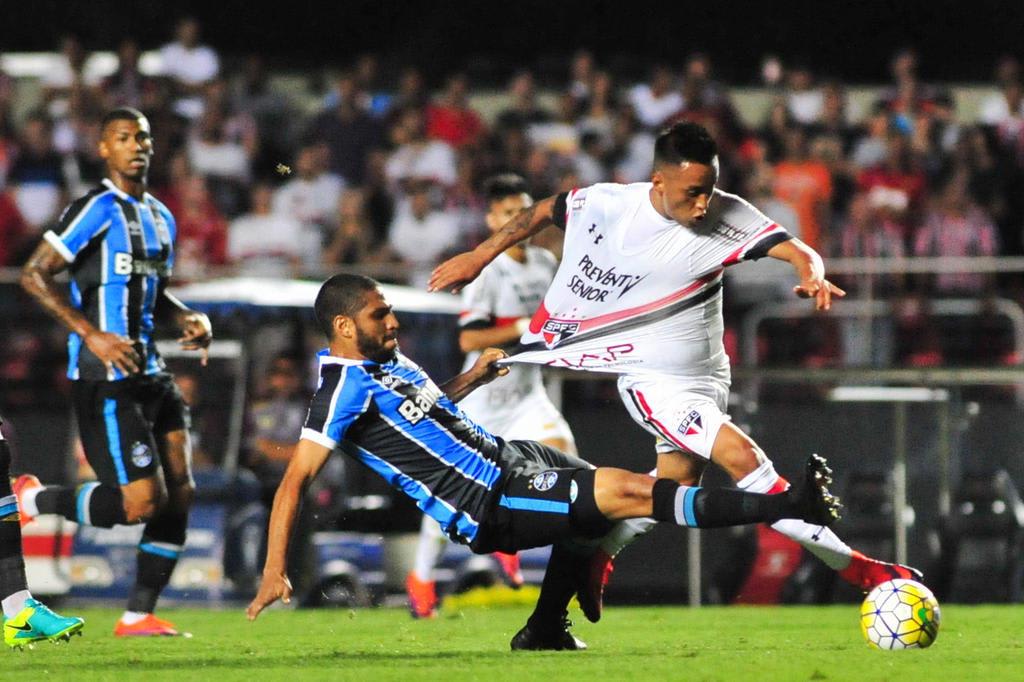 Grêmio acordou no segundo tempo