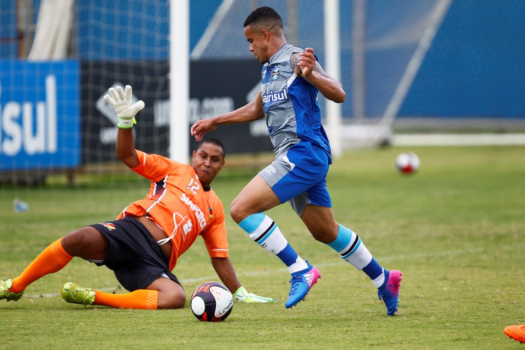 Grêmio empresta Batista para clube português