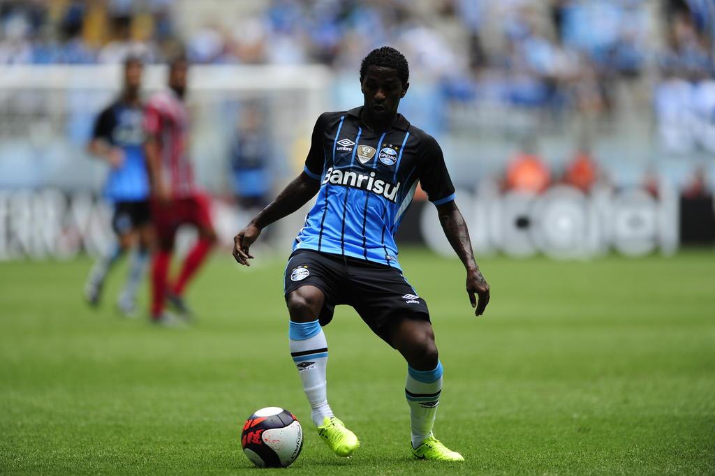 Jogadores do Grêmio comemoram atuação de Bolaños em vaga de Douglas: Grupo qualificado