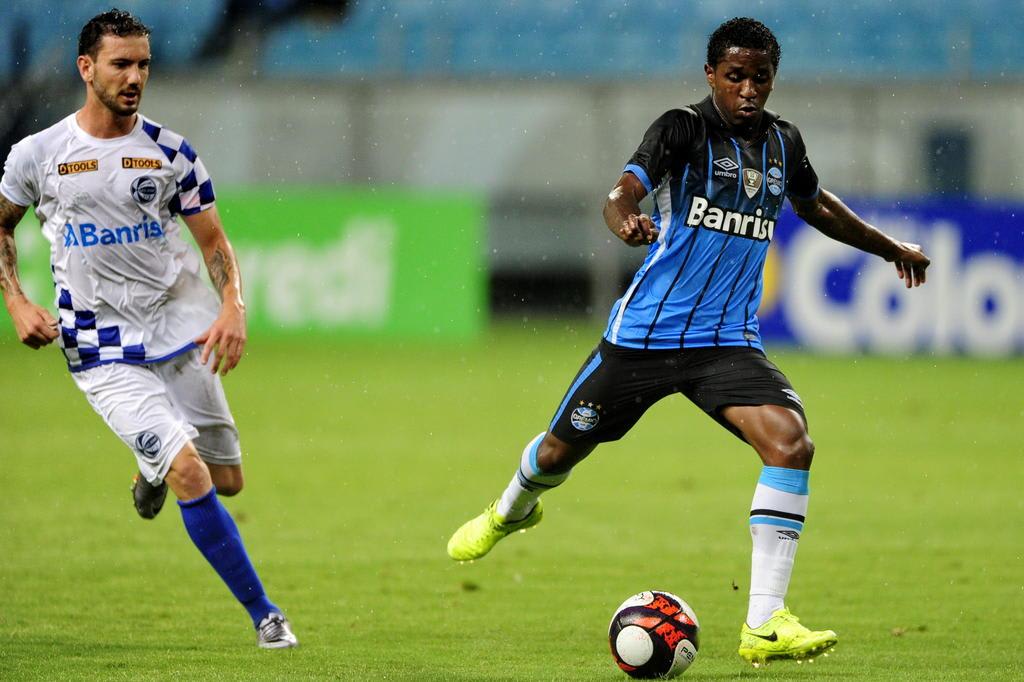 Grêmio leva empate do São José no fim e fica no 1 a 1 na Arena