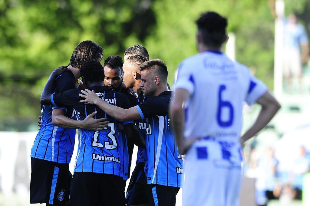 Grêmio vence o Cruzeiro por 2 a 0 e segue em terceiro no Gauchão