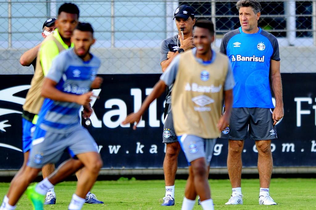 No futebol, cochilou, vai pagar, diz Renato, ao cobrar mais atenção dos jogadores do Grêmio