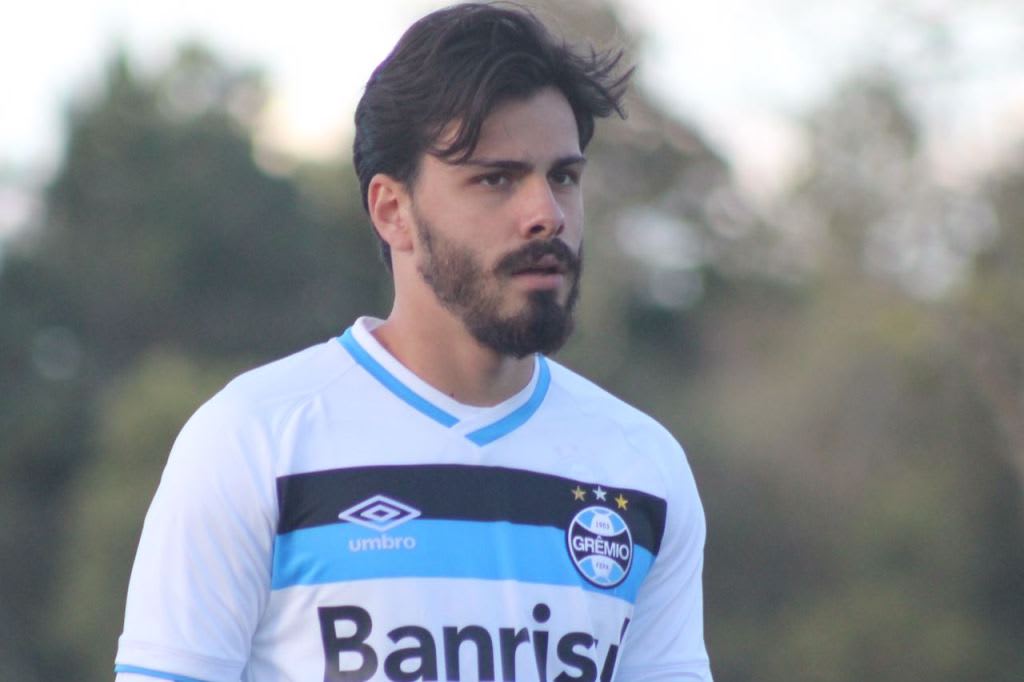 Após seis meses de recuperação, Raul volta a atuar pelo Grêmio