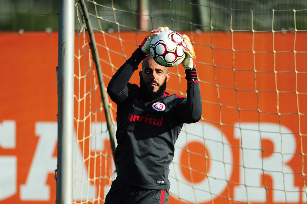 Flamengo faz sondagem por dois goleiros do Inter