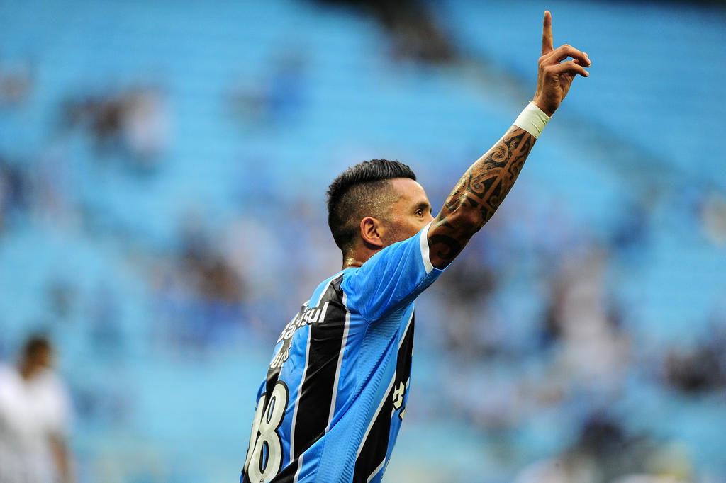 Grêmio aposta em recuperação da confiança do 'ídolo' Barcos após gol