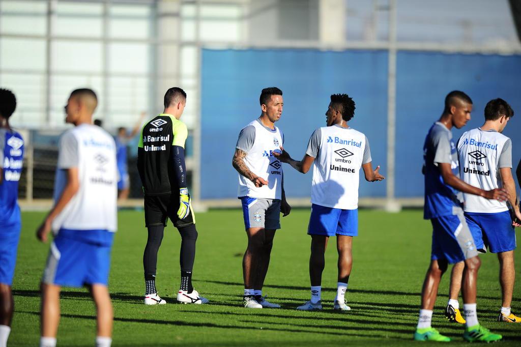 Treino do Grêmio indica um retorno e um desfalque para jogo contra o Godoy Cruz