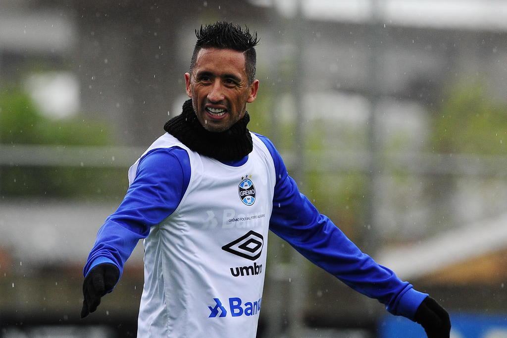 Após jogos pelo Paraguai, Barrios se reapresentará ao Grêmio no Rio