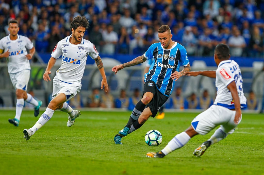 Grêmio perde nos pênaltis para o Cruzeiro e está fora da Copa do Brasil