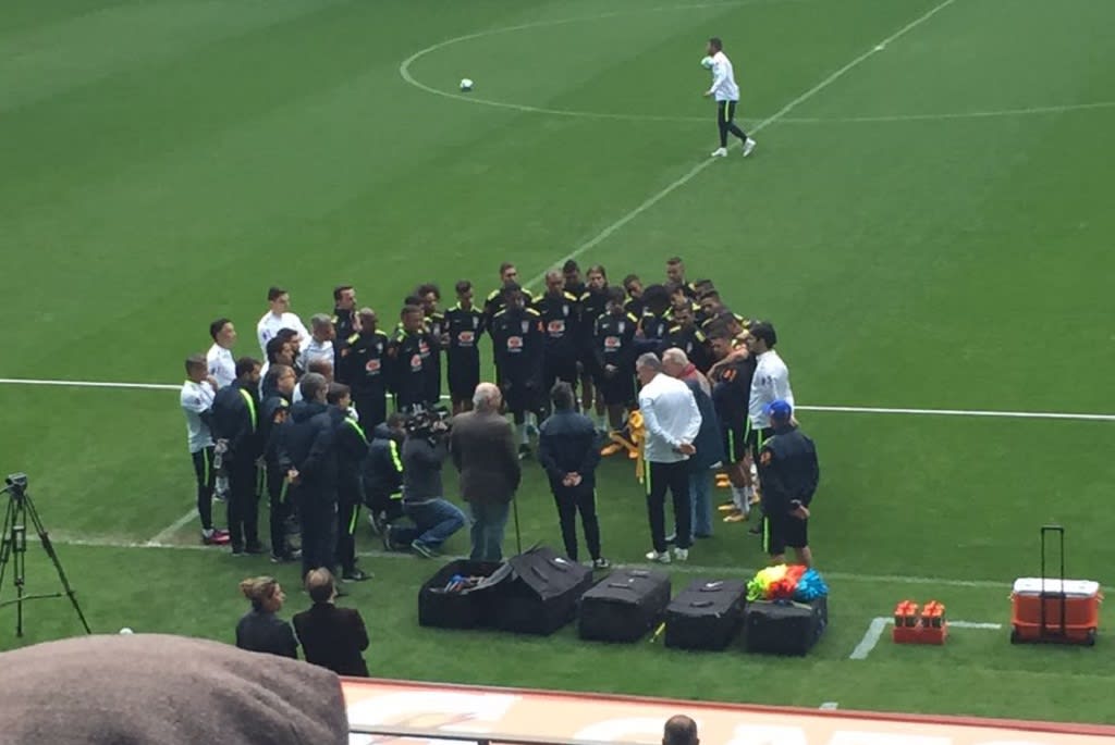 Superintendente do Grêmio é homenageado pela Seleção