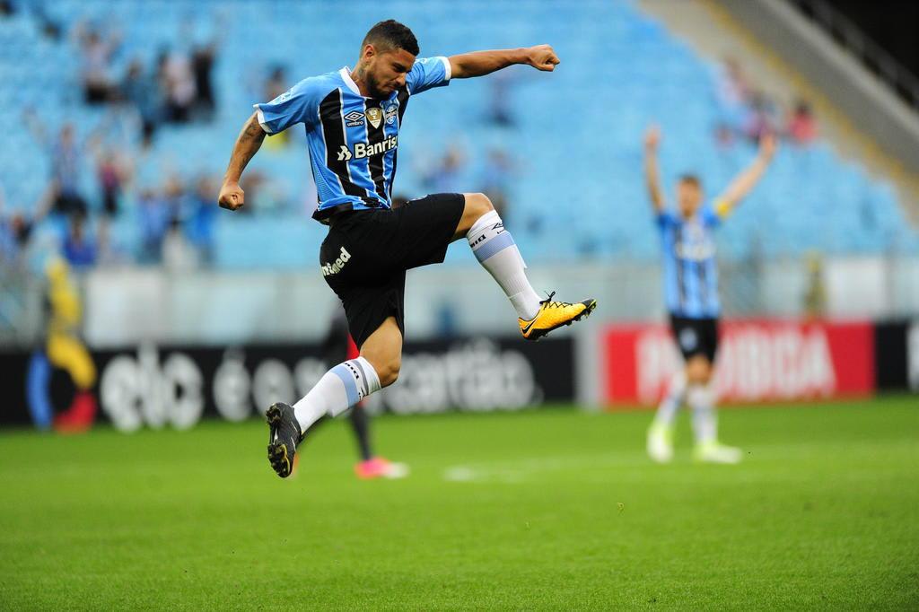 Quem é Dionathã, atacante que marcou seu primeiro gol como profissional pelo Grêmio