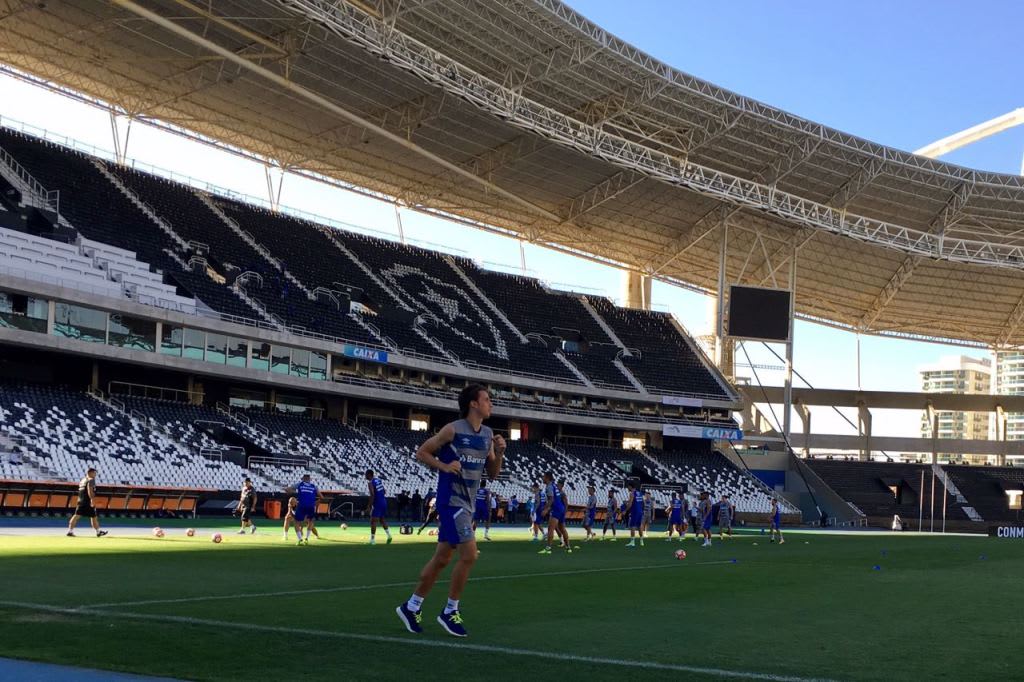 Geromel fica fora do treino do Grêmio na véspera da partida contra o Botafogo