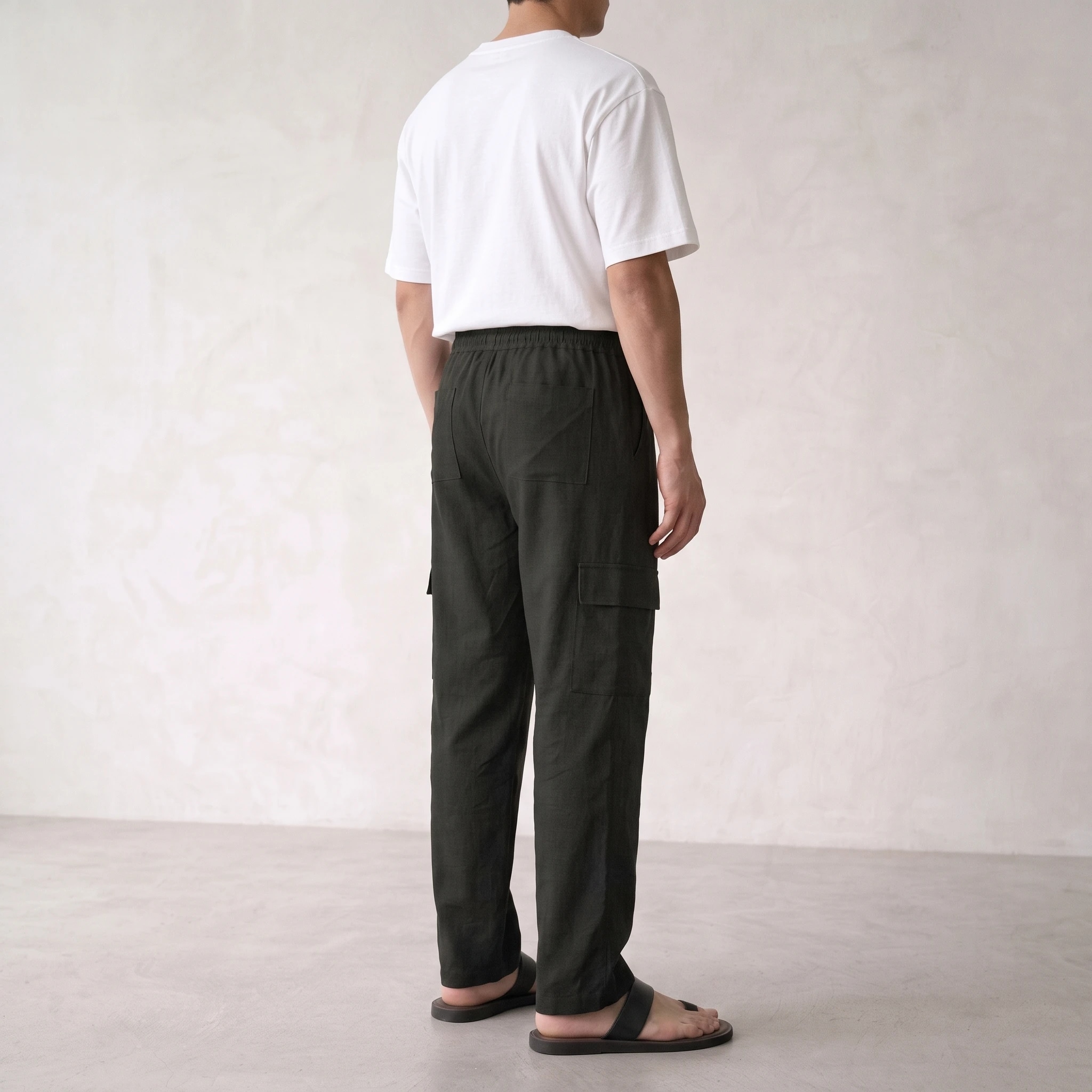 Straight-Fit Linen Cargo Pants (Washed Black) thumb 2