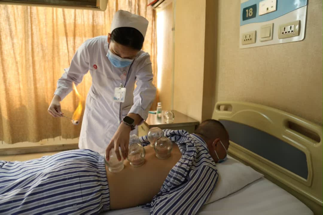 Advanced kidney disease treatment procedure performed by nephrology specialists at an international kidney hospital in China.