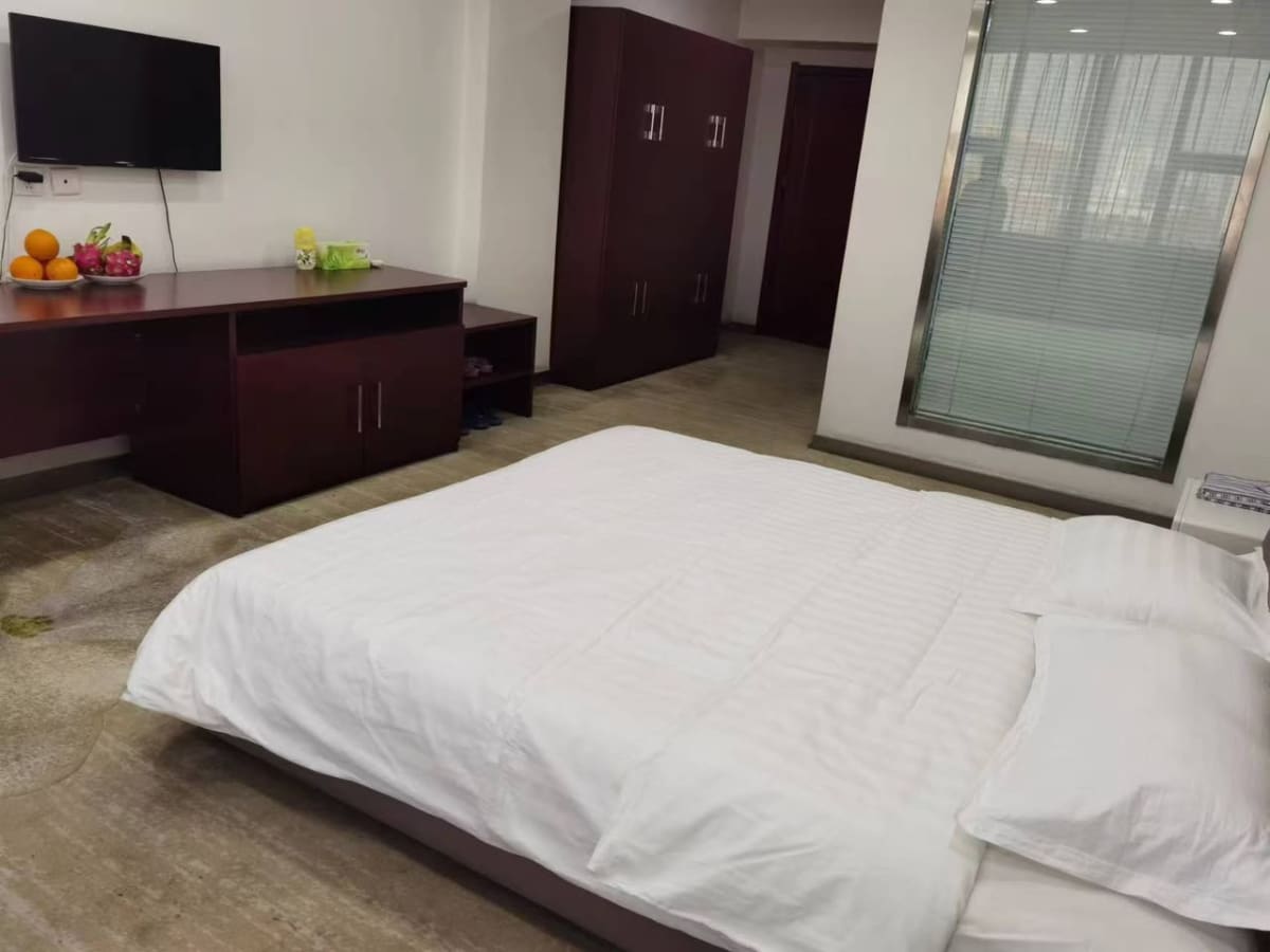 Facilities and patient-centered environment at a leading international kidney hospital in China.