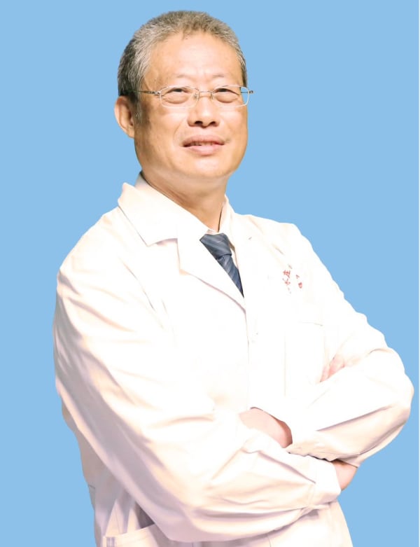 Experienced nephrology specialist at an international kidney hospital in China treating chronic kidney disease and kidney failure.