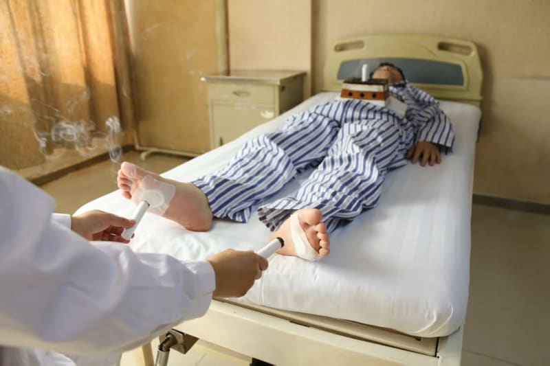 Advanced kidney disease treatment procedure performed by nephrology specialists at an international kidney hospital in China.