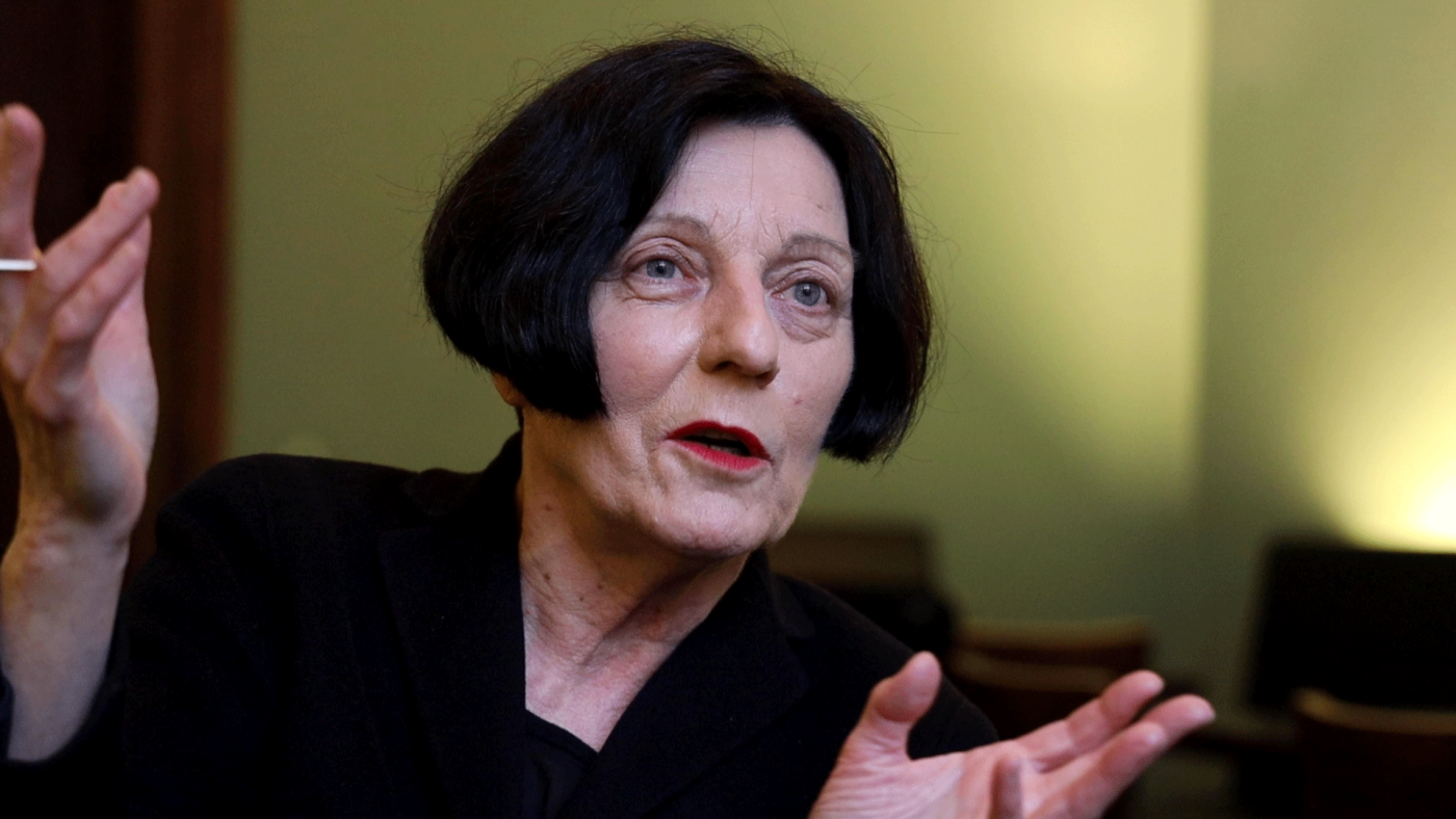 NOBEL LAUREATE, HERTA MÜLLER, RECEIVES AN ISF GOLD MEDAL FOR HUMAN ACHIEVEMENT NOBEL LAUREATE, HERTA MÜLLER, RECEIVES AN ISF GOLD MEDAL FOR HUMAN ACHIEVEMENT