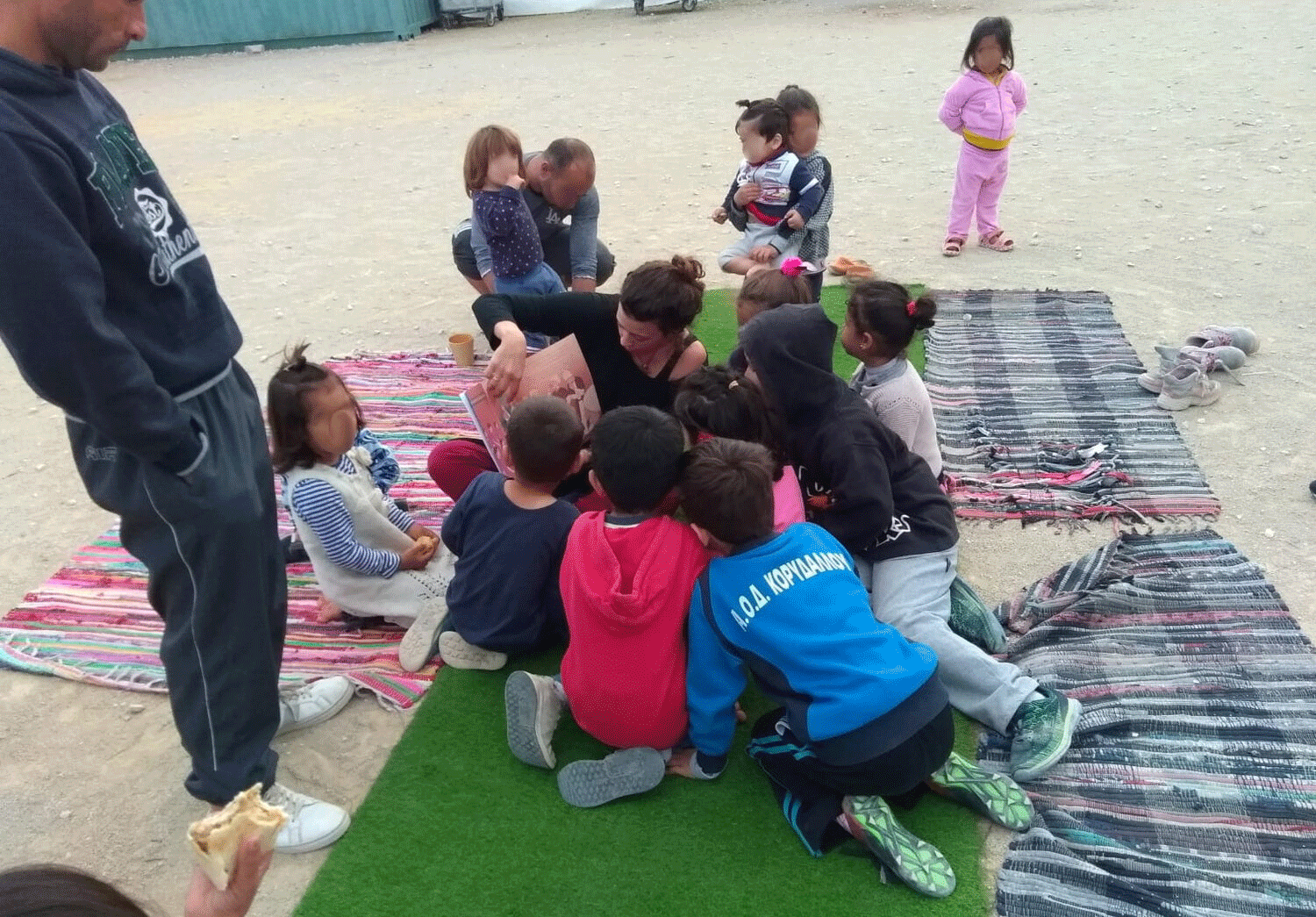 The ECHO mobile library in Greece makes books available to refugees in overcrowded camps. ISF is now keeping the library stocked with Idries Shah’s books in several languages.