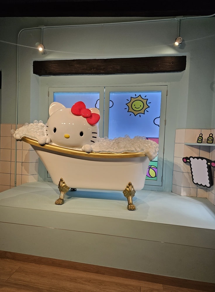 Tour Hello Kitty Café