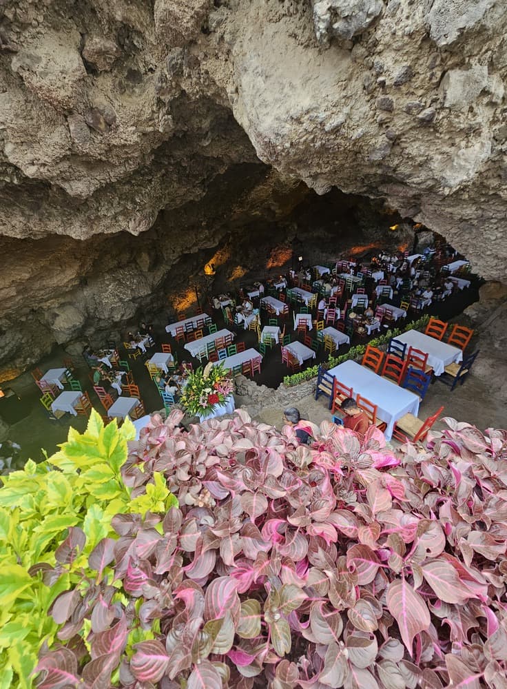 Tour Restaurante La Gruta