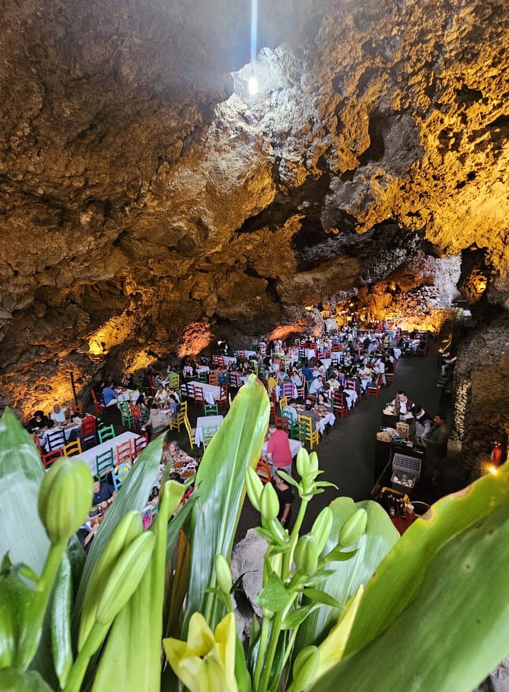 Tour Restaurante La Gruta