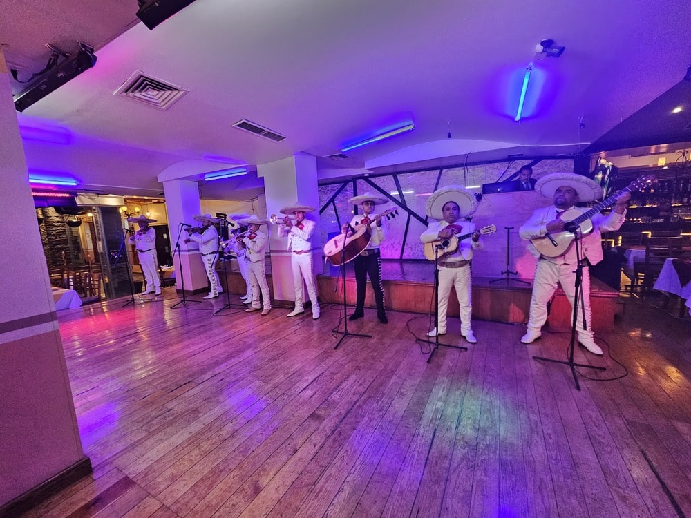 Tour El Lugar del Mariachi