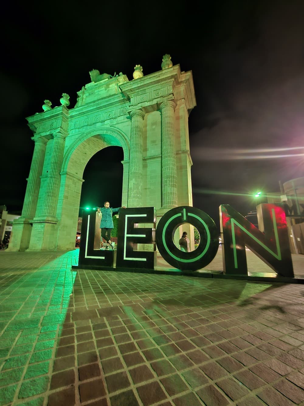 Tour León