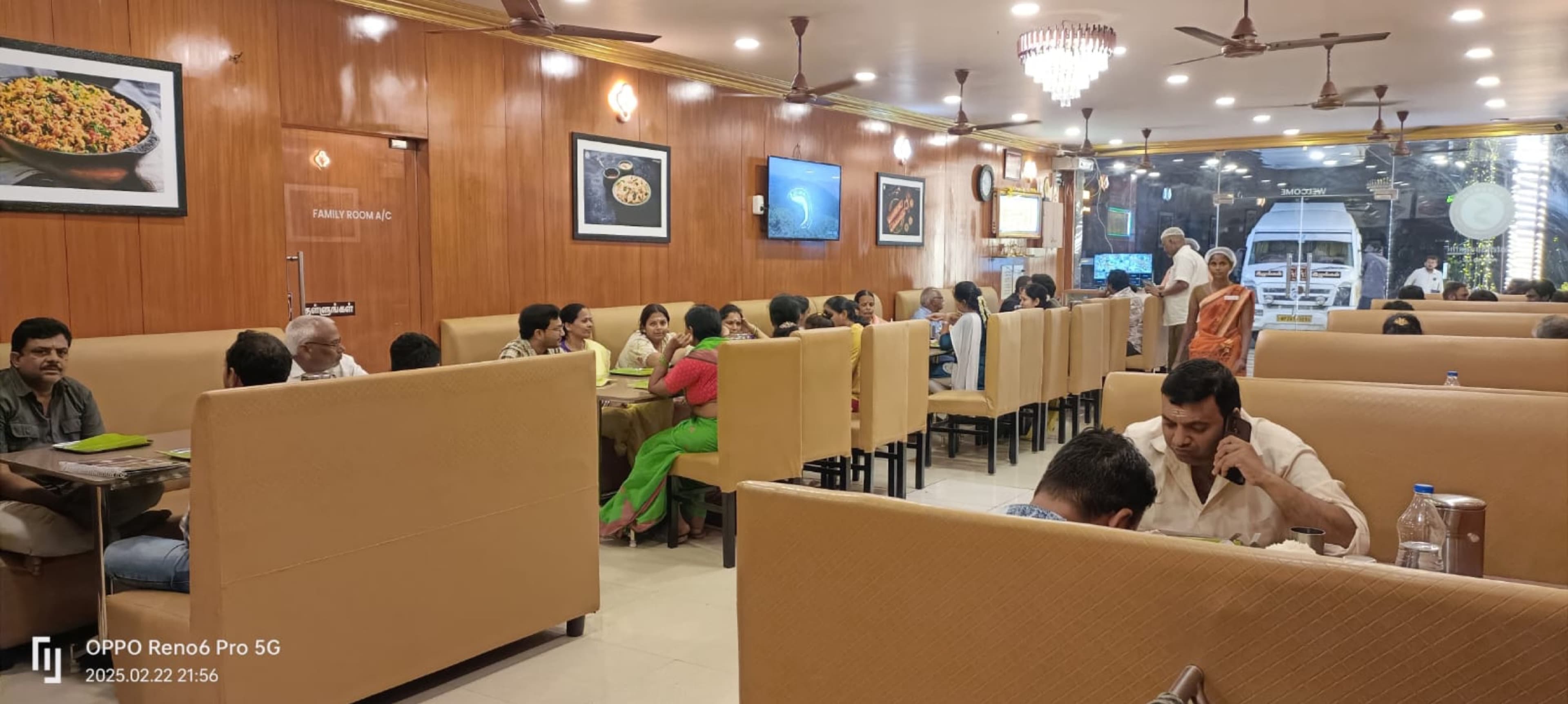 Family dining area serving complimentary breakfast at UJ Pallazzio, Tiruvannamalai
