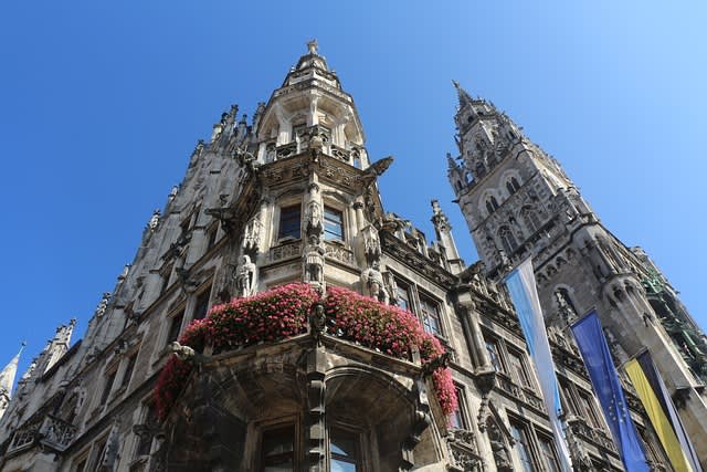 munich-4249251_640 Photo from Marianplatz in Munich Germany to highlight our professional German translations page