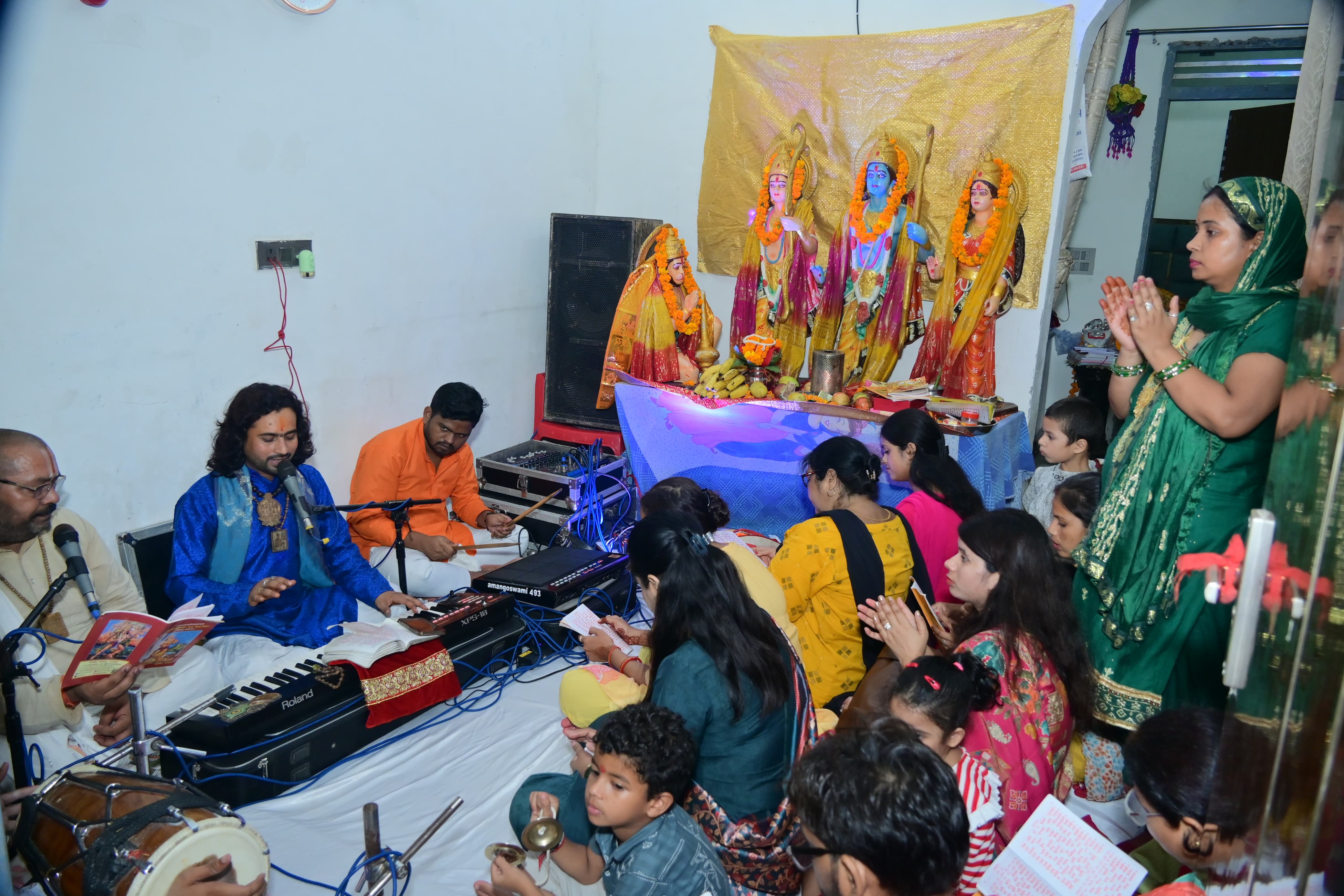 Bhajan Sandhya devotional singing by Kunjbihari Sankirtan Mandal