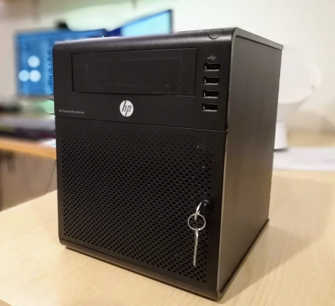 HPサーバー ProLiant MicroServer N40L