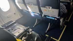 מושבי יציאת חירום במטוס 737 של UIA מושבי יציאת חירום במטוס 737 של UIA