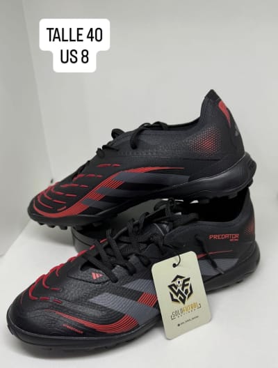 Predator negro con rojo