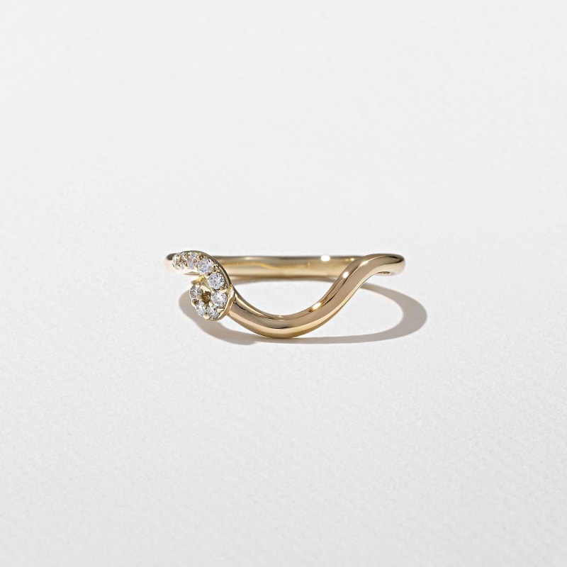 0.01TCW Round Cut Cluster Unqiue Wedding Band For Her