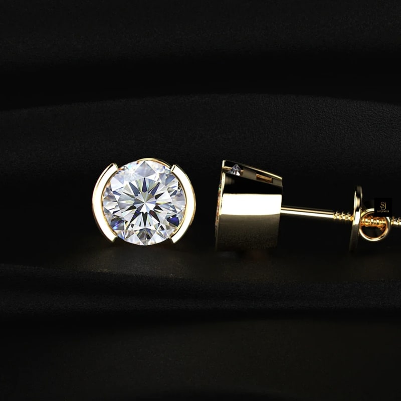 Round Brilliant Modern Half-Bezel Diamond Studs ST1092