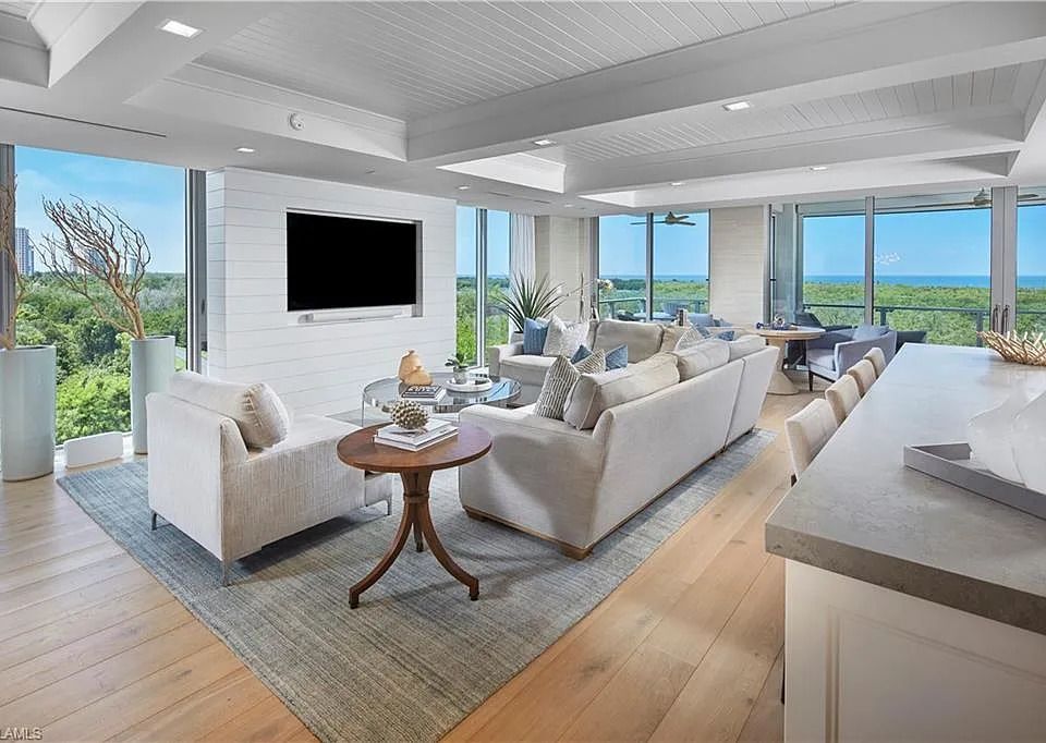 6897 Grenadier Blvd #501, Naples, FL 34108